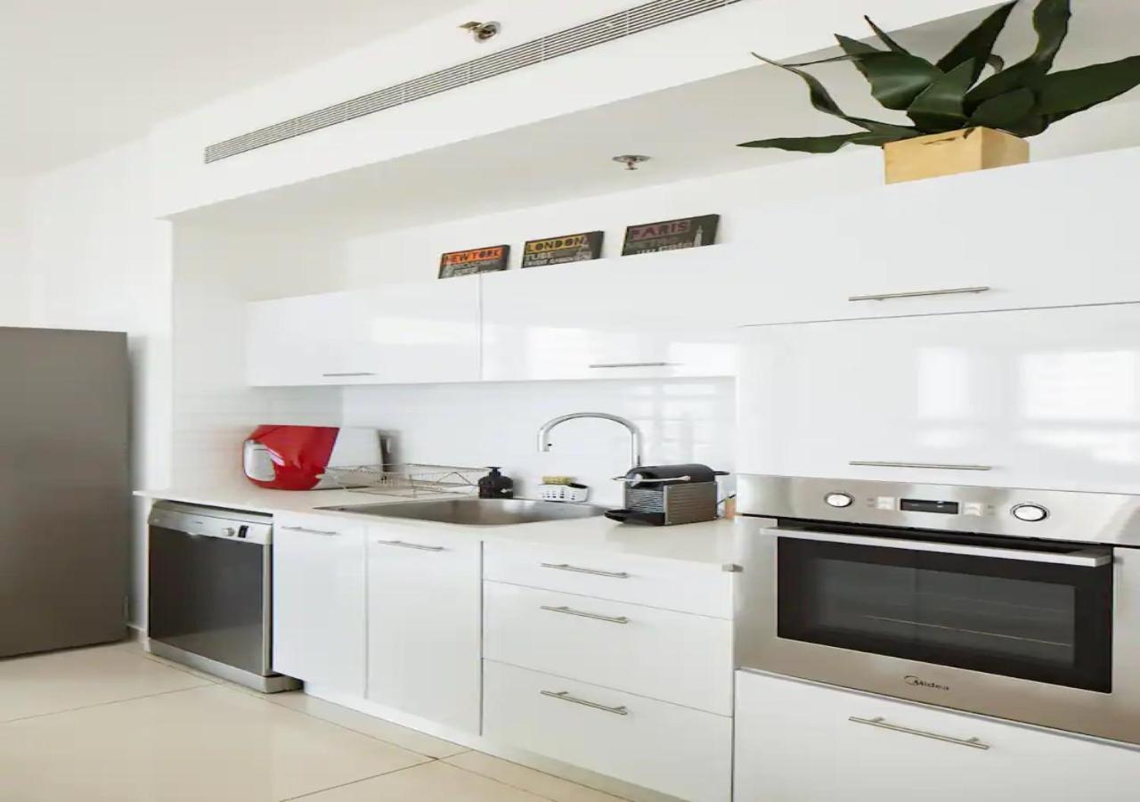 O&O Group- Special Apartment Sea View Luxury Tower Bat Yam Extérieur photo