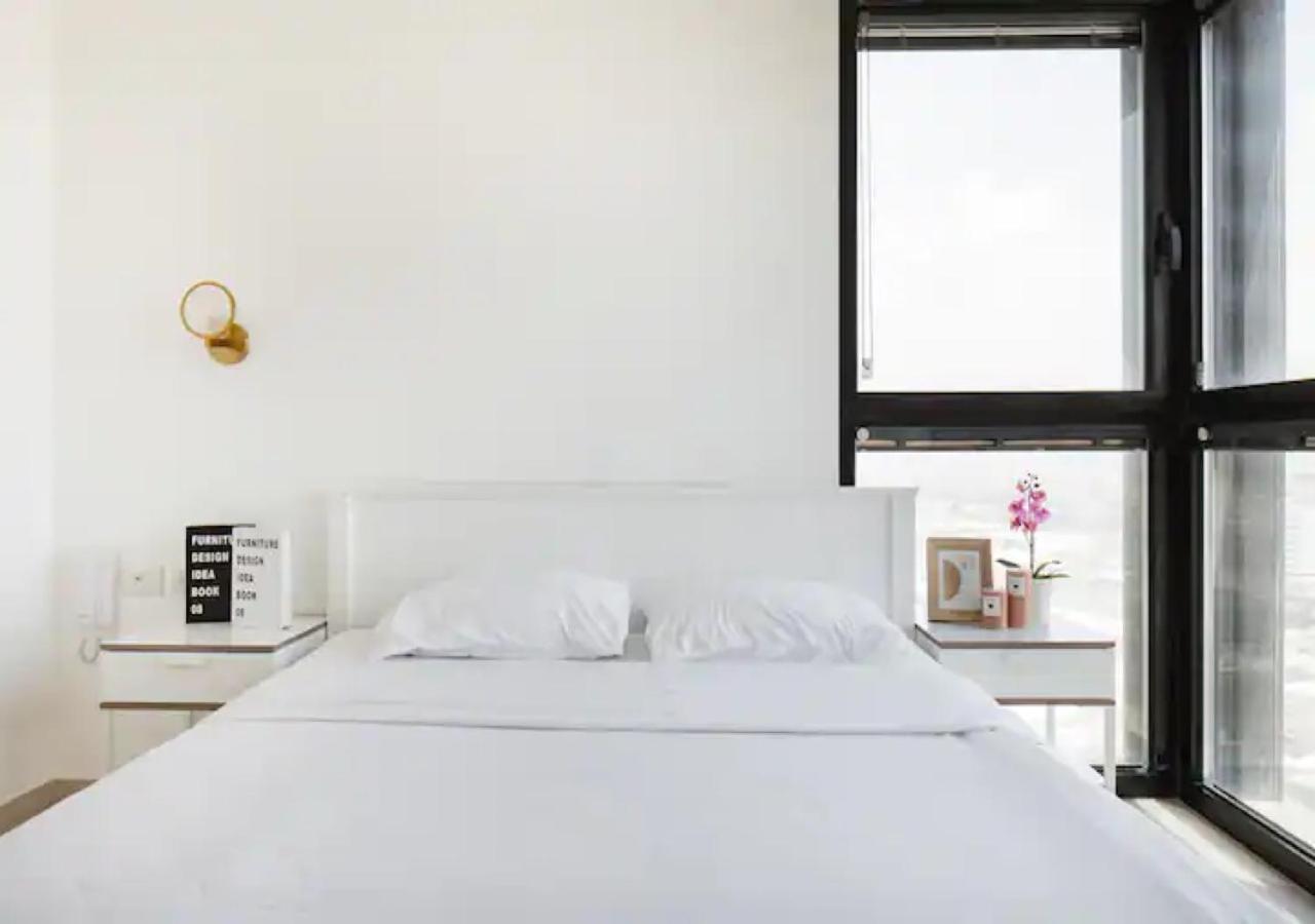O&O Group- Special Apartment Sea View Luxury Tower Bat Yam Extérieur photo