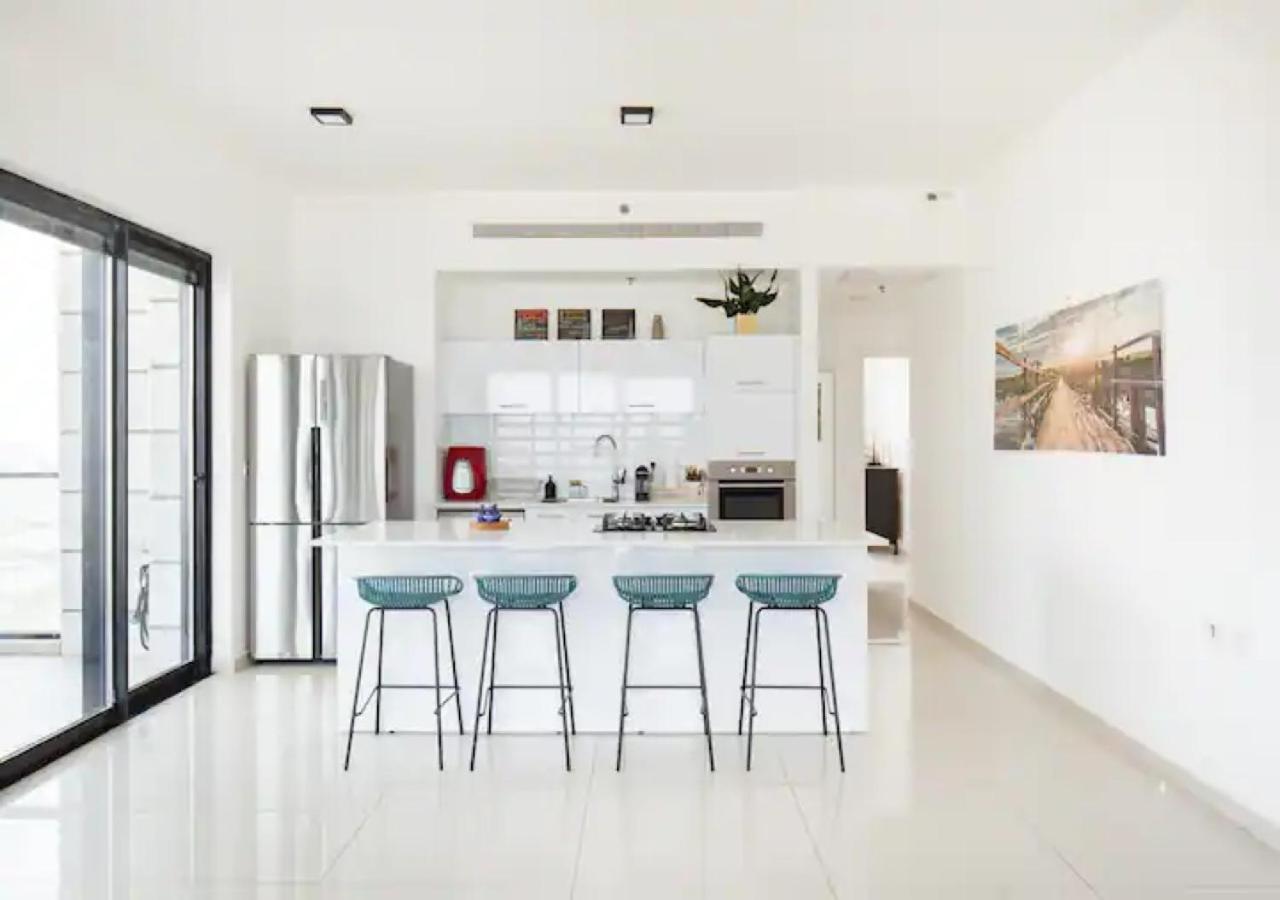 O&O Group- Special Apartment Sea View Luxury Tower Bat Yam Extérieur photo