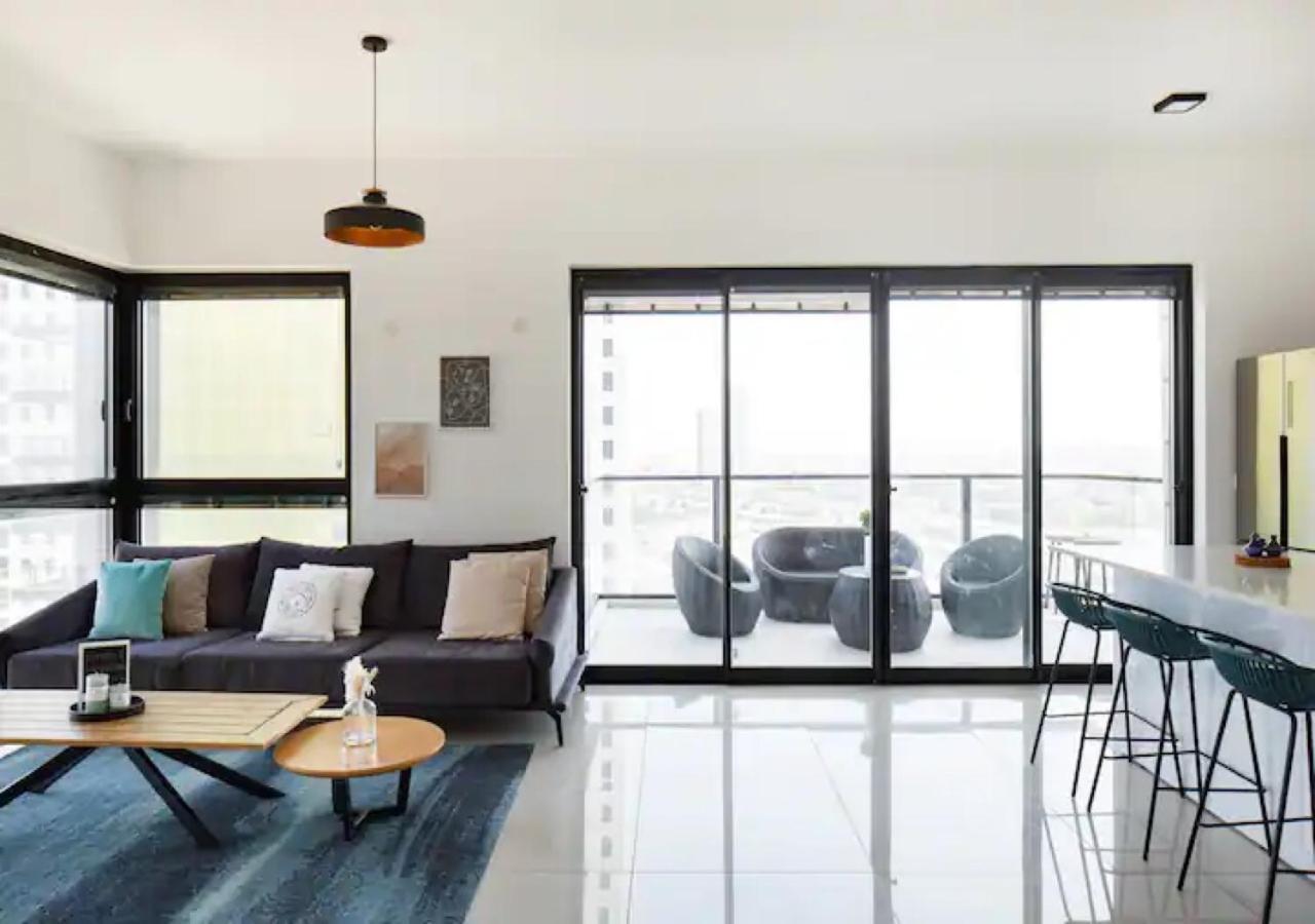 O&O Group- Special Apartment Sea View Luxury Tower Bat Yam Extérieur photo