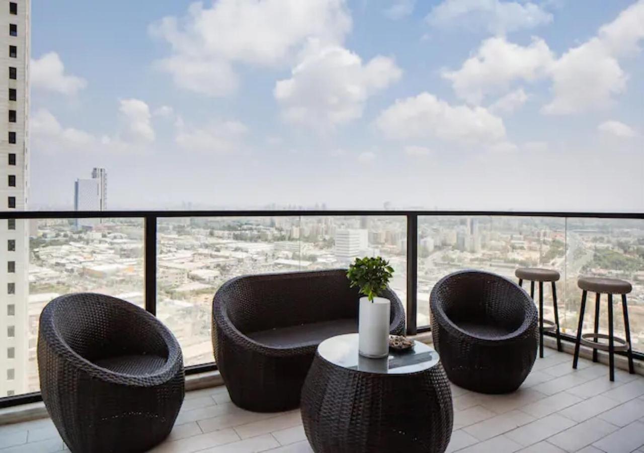 O&O Group- Special Apartment Sea View Luxury Tower Bat Yam Extérieur photo