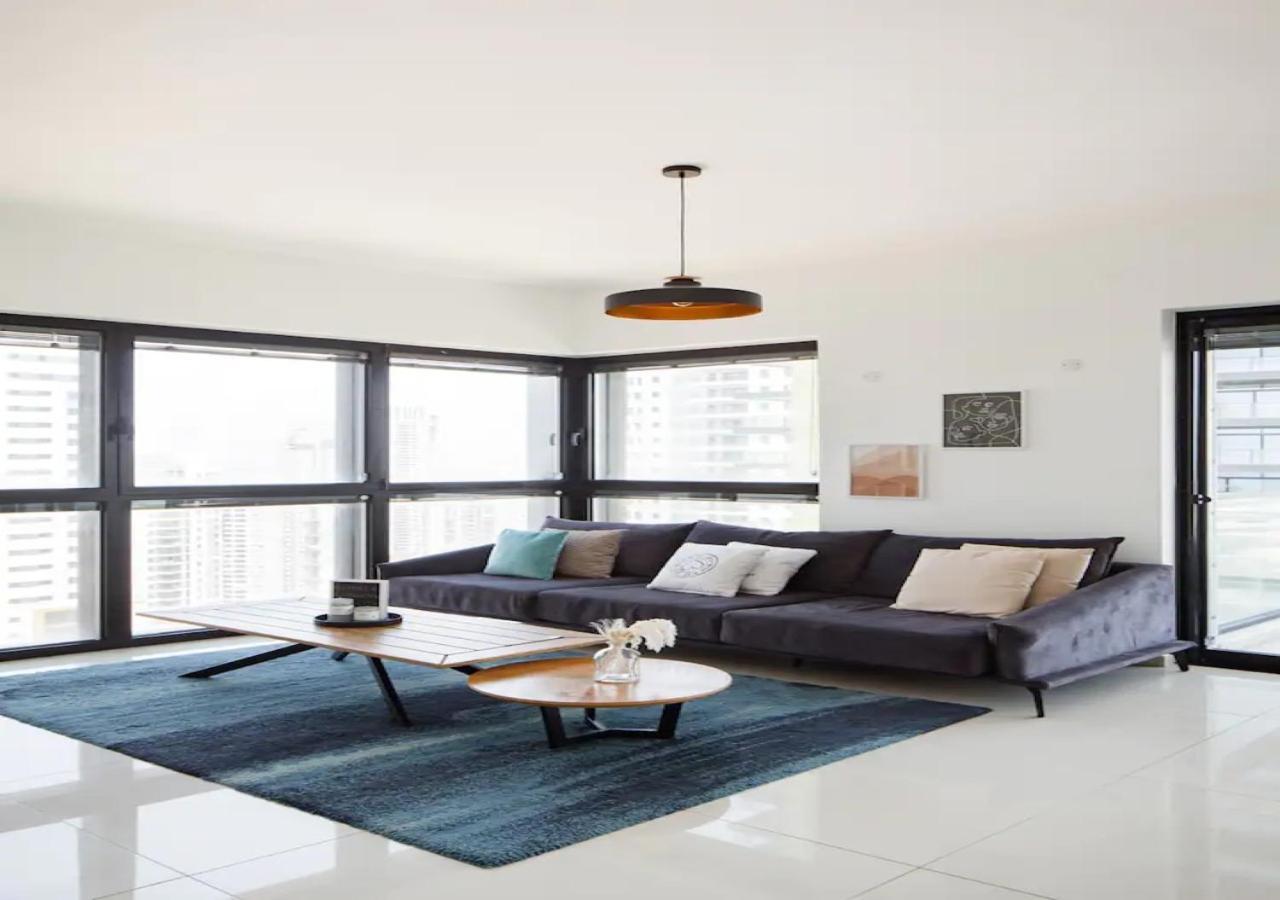 O&O Group- Special Apartment Sea View Luxury Tower Bat Yam Extérieur photo